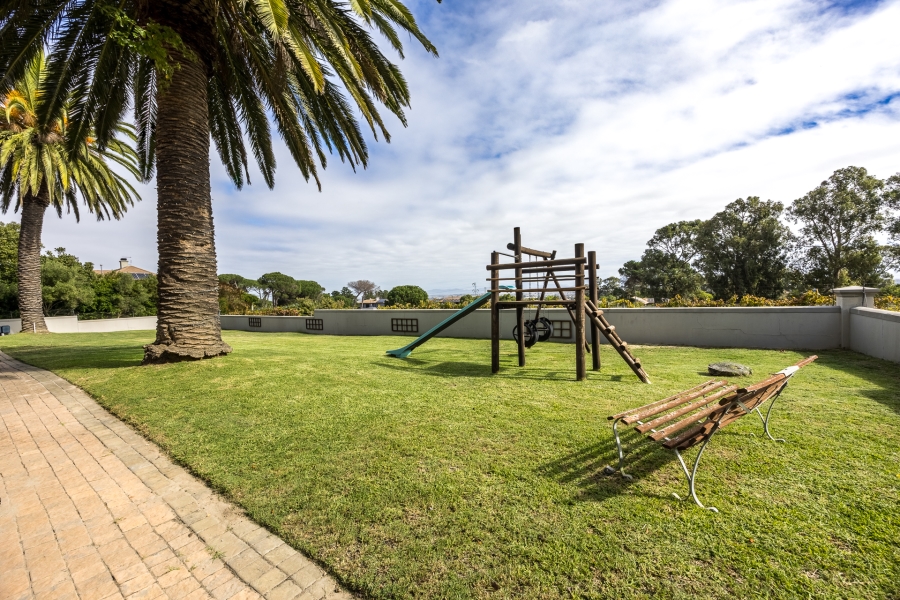 5 Bedroom Property for Sale in Klein Zevenwacht Western Cape